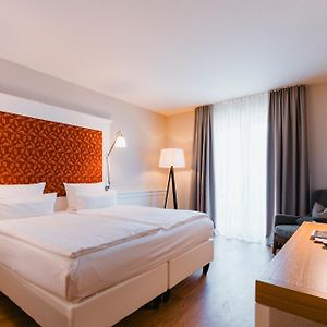 Standard Zimmer mit Kingsize-Bett