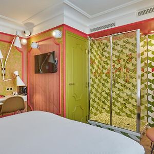 Zimmer mit Kingsize-Bett