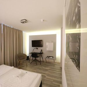 Standard Zimmer mit Kingsize-Bett