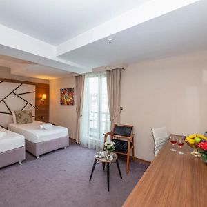Standard Zimmer mit Kingsize-Bett