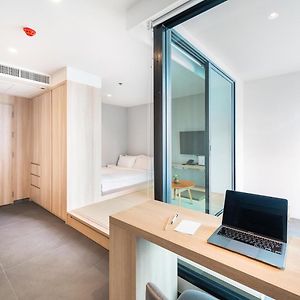 Deluxe Studio