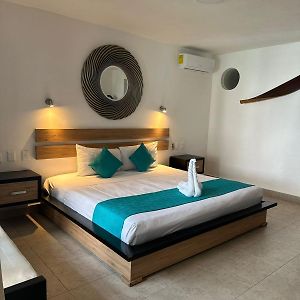 Standard Zimmer mit Kingsize-Bett
