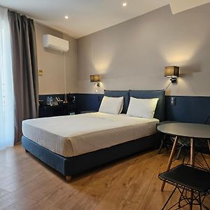 Standard Zimmer mit Kingsize-Bett auf den oberen Etagen
