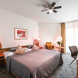 Deluxe Zimmer mit Kingsize-Bett