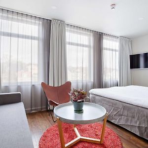 Deluxe Zimmer mit Kingsize-Bett