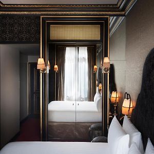 Deluxe Zimmer mit Kingsize-Bett