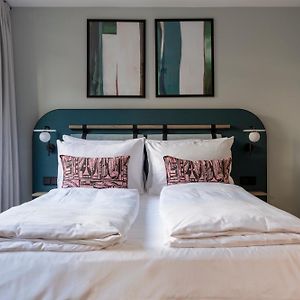 Großes Studio mit Kingsize-Bett