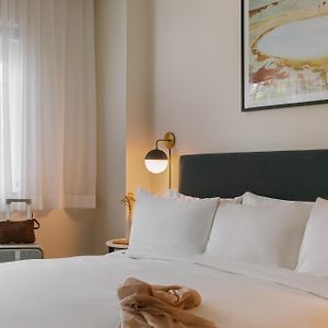 Zimmer mit Kingsize-Bett