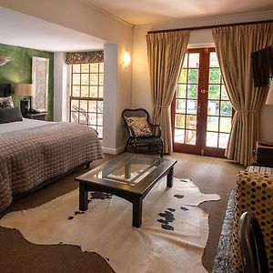 Standard Zimmer mit Kingsize-Bett