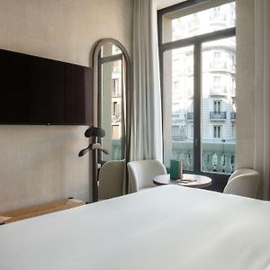 Zimmer mit Kingsize-Bett