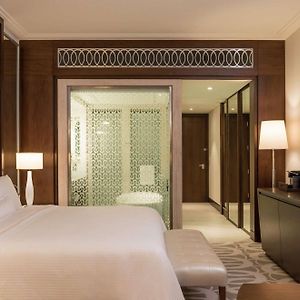 Zimmer mit Kingsize-Bett