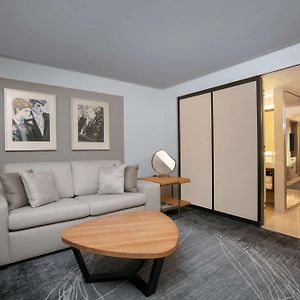 Deluxe Suite mit Zugang für Rollstuhlfahrer mit Kingsize-Bett