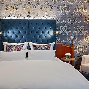 Standard Zimmer mit Kingsize-Bett
