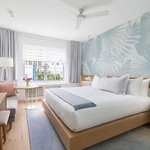 Zimmer mit Kingsize-Bett