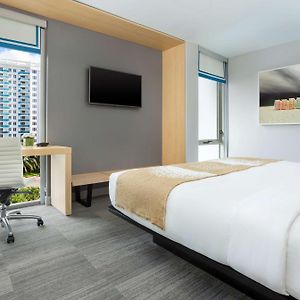 Standard Zimmer mit Kingsize-Bett