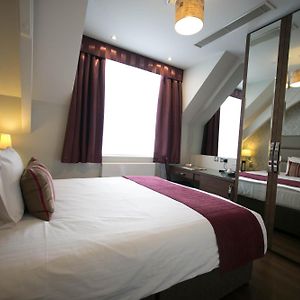 Zimmer mit Queensize-Bett