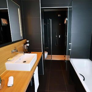 Deluxe Zimmer mit Kingsize-Bett