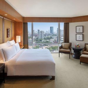 Deluxe Eck-Zimmer mit Kingsize-Bett