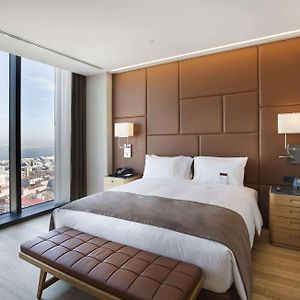 Zimmer mit Kingsize-Bett