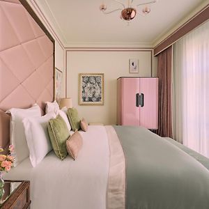 Zimmer mit Kingsize-Bett
