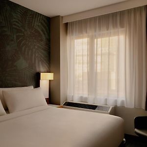 Standard Zimmer mit Kingsize-Bett