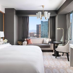 Eck-Zimmer mit Kingsize-Bett