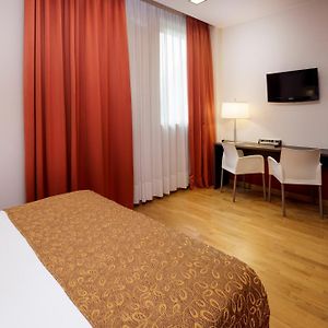 Doppelzimmer für Gäste mit Behinderungen