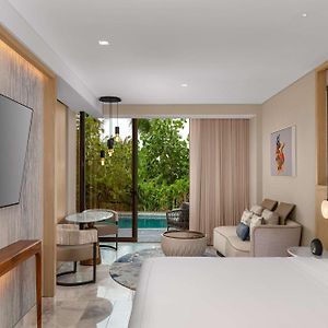 Pool Zimmer mit Kingsize-Bett und mit Schwimmbadblick
