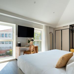 Zimmer mit Kingsize-Bett