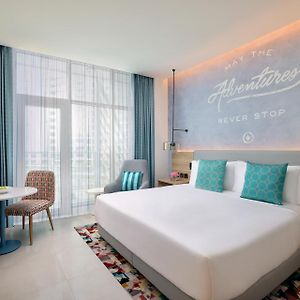 Standard Zimmer mit Kingsize-Bett auf dem Dach