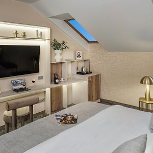 Deluxe Zimmer mit Kingsize-Bett im Dachgeschoss