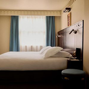 Standard Zimmer mit Kingsize-Bett