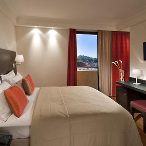 Zimmer mit Kingsize-Bett