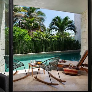 Zimmer mit Schwimmbadblick