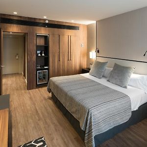 Deluxe Zimmer mit Kingsize-Bett