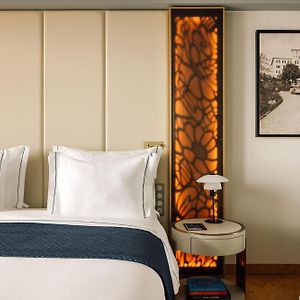 Deluxe Zimmer mit Kingsize-Bett