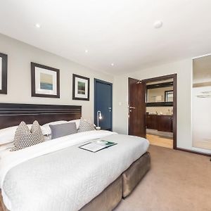 Standard Zimmer mit Kingsize-Bett