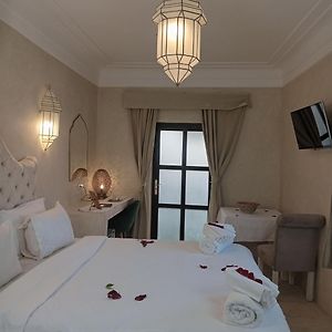Standard Zimmer mit Kingsize-Bett