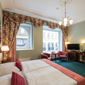 Deluxe Zimmer mit Kingsize-Bett