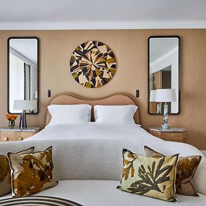 Premier Zimmer mit Kingsize-Bett und mit Yachthafenblick
