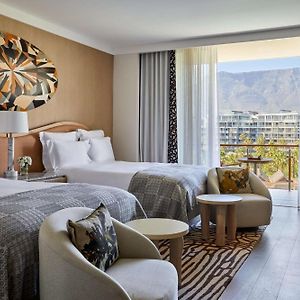 Premier Zimmer mit Queensize-Bett und mit Yachthafenblick