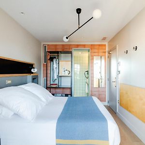 Standard Zimmer mit Kingsize-Bett