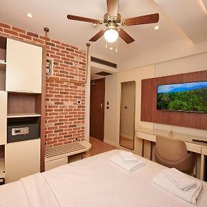 Standard Zimmer mit Kingsize-Bett im Untergeschoss