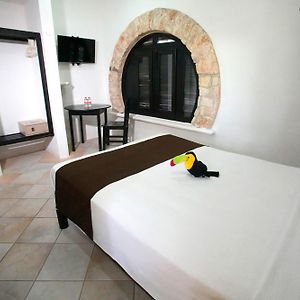 Standard Zimmer mit Kingsize-Bett