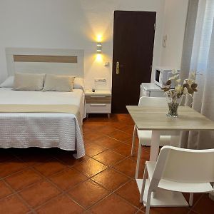 Zimmer mit Kingsize-Bett