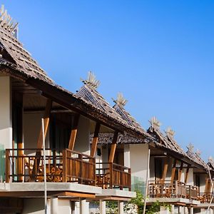 Grand Deluxe Beach King Room
