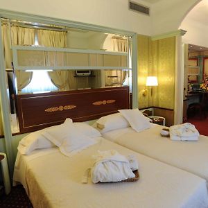Großzügiges Dreibettzimmer