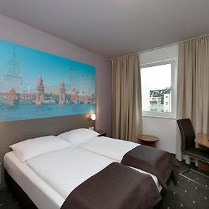 Zimmer mit zwei Einzelbetten
