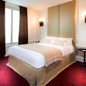 Traditionelles Zimmer mit Kingsize-Bett