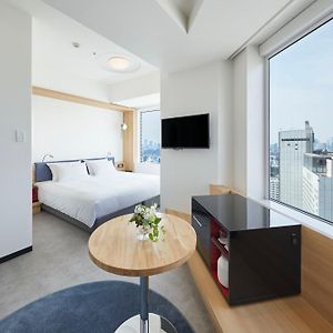 Zimmer mit Kingsize-Bett im Nebengebäude
